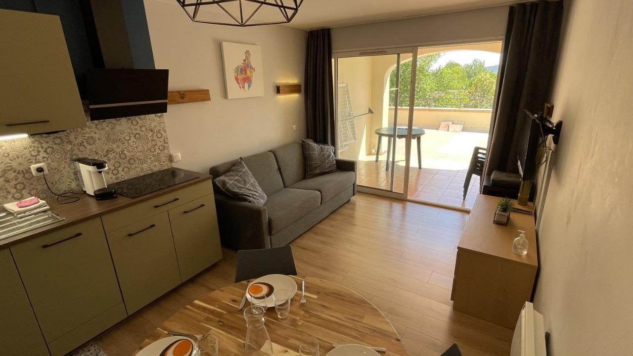 Studio Sur Le Domaine Du Golf De Pont Royal Mallemort Exterior foto